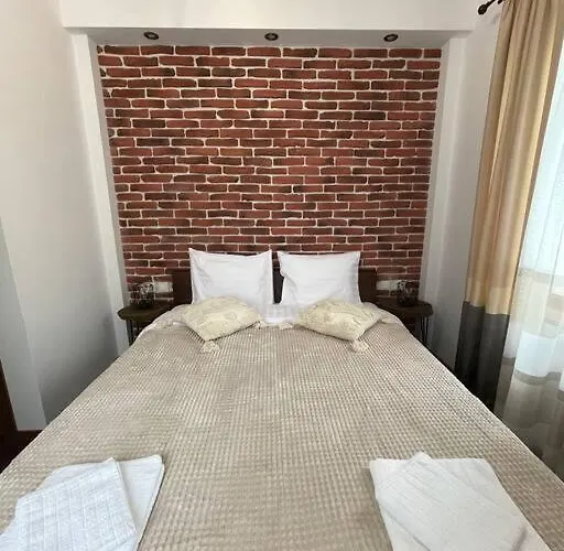 Feriehus Guest House “Anchetata” *