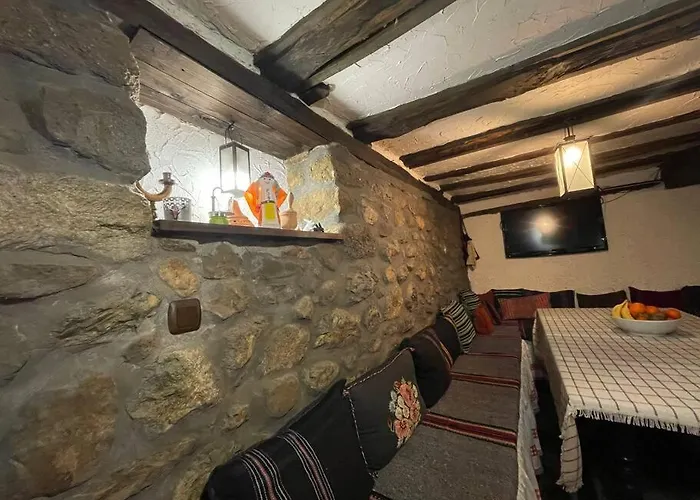 Feriehus Guest House “Anchetata” Apriltsi (Lovech)